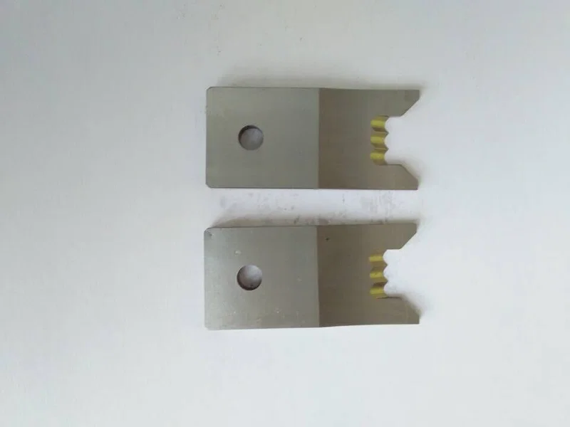 آلة تجريد الأسلاك المحورية للشفرات الدوارة