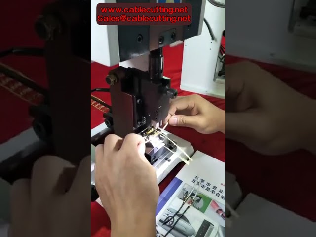 آلة تقشير وتجريد الكابلات YHT-2 مع شاشة لمس - قص وتعرية الأسلاك الدائرية 3-13 مم