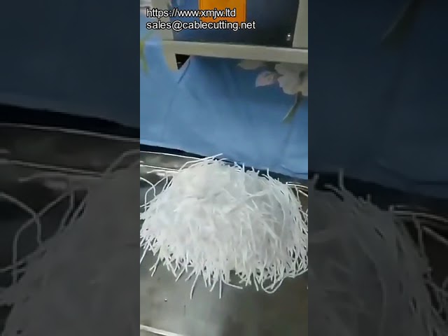 آلة قطع الكمبيوتر عالية الدقة لأقنعة الوجه من PVC والقماش غير المنسوج المنفوخ بالذوبان - من شركة مصنعة