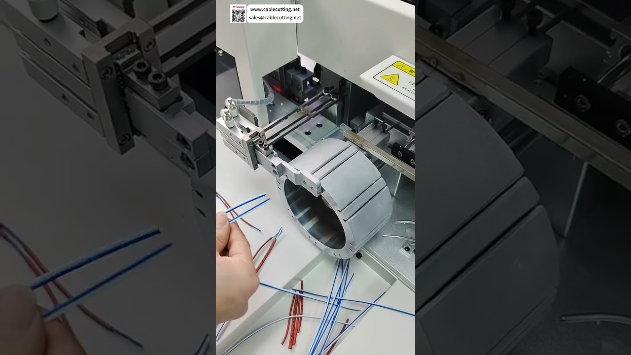آلة إدراج الأنابيب المطبوعة بالشريط الملون مع أداة محاذاة الكابلات المتوازية فائقة الدقة 70 مم