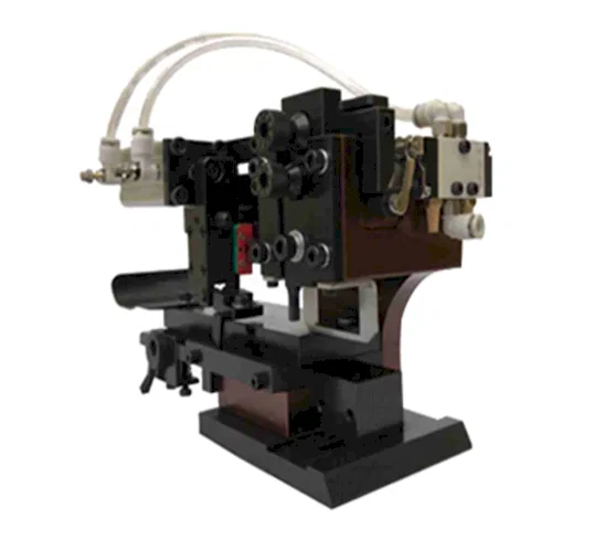 قالب هوائي عرضي للأطراف العريضة